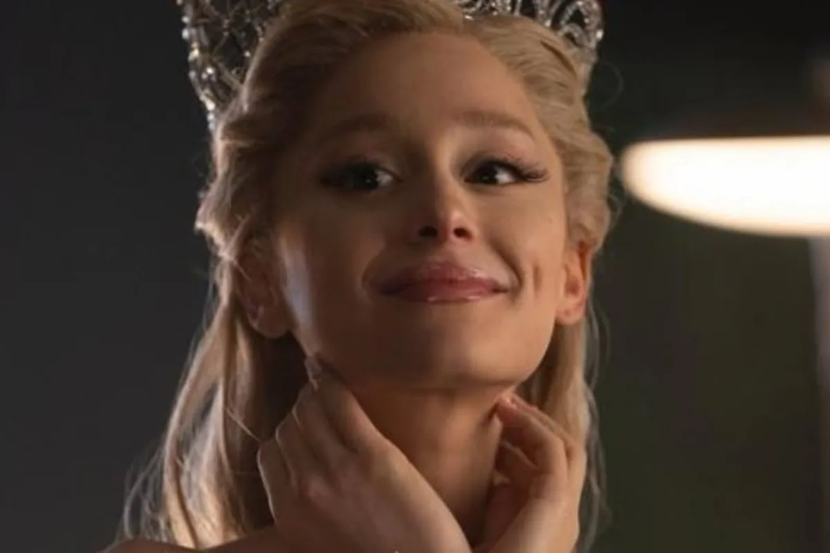 Ariana Grande como Glinda em Wicked Part II