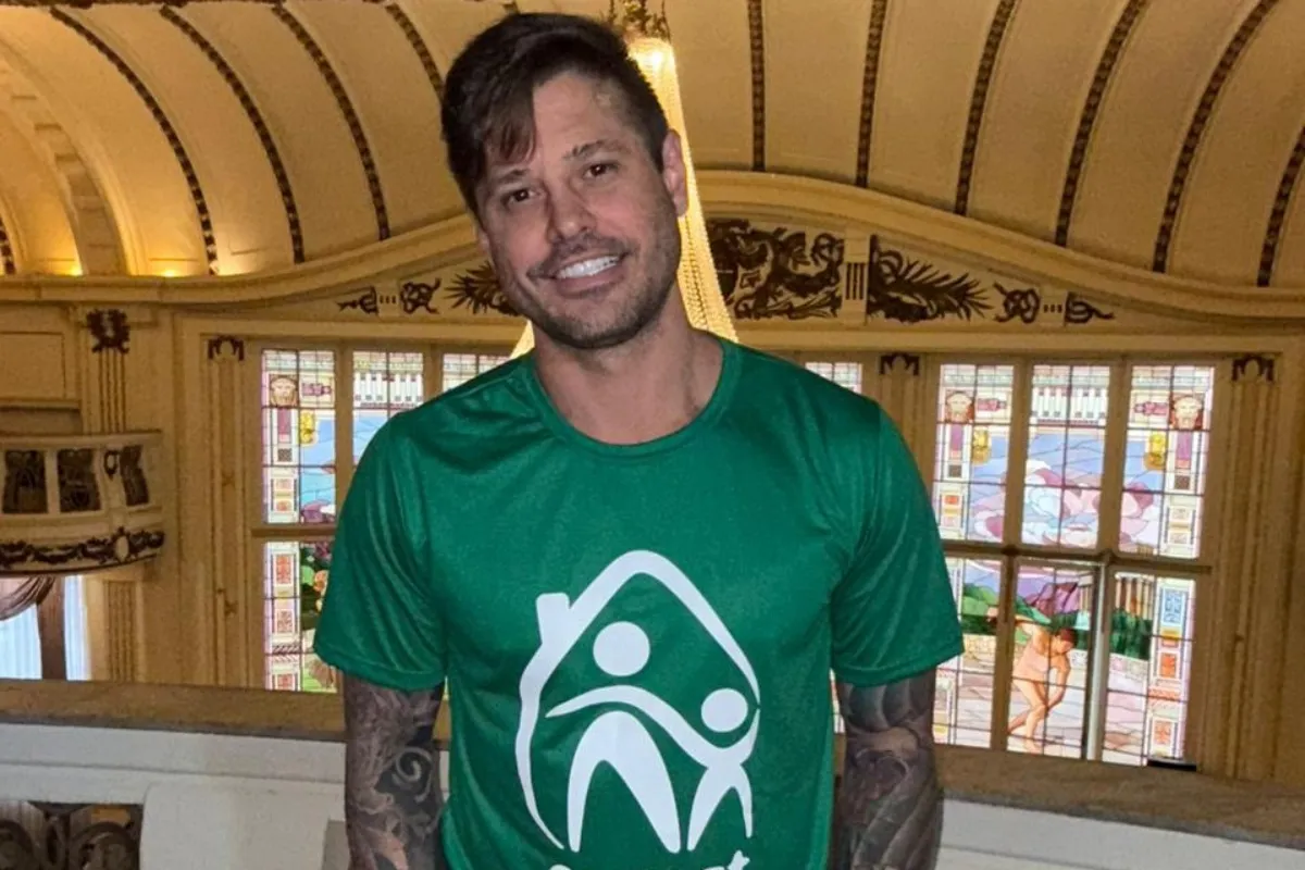 Imagem da apresentadora Dado Dolabella na Estação Plus