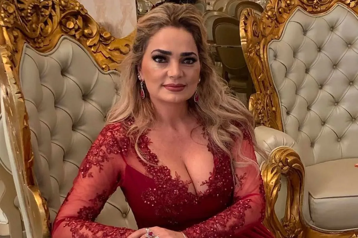 Rádio Estação Plus - rádio online com programas de entretenimento e música