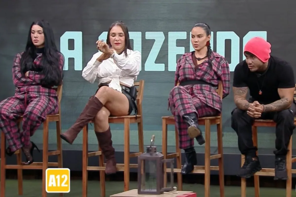 Imagem da Estação de Rádio Plus ao vivo em uma fazenda