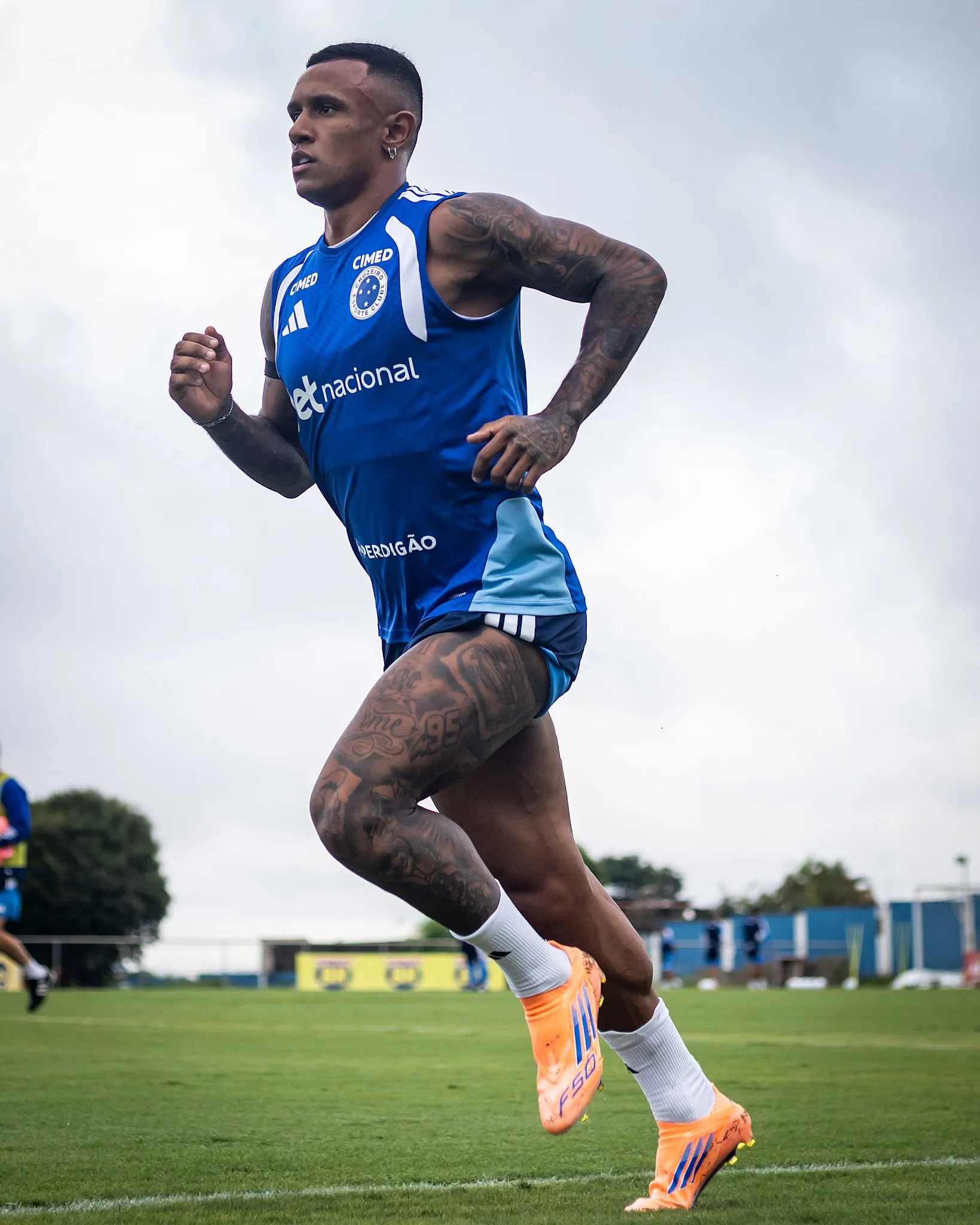 Rádio Estação Plus online