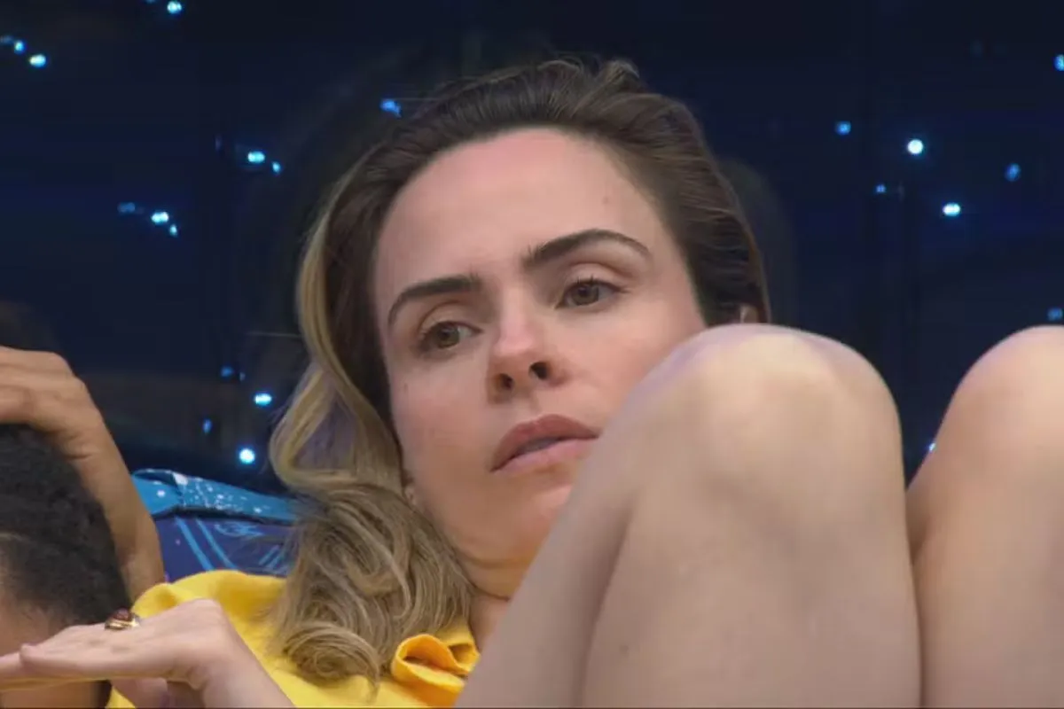 Imagem da apresentadora Ana Paula Renault na Estação de Rádio BBB