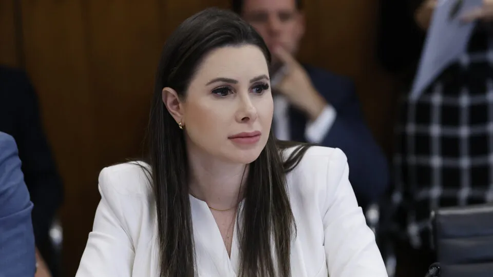 Imagem da Estação Plus, uma das principais estações de rádio do país que apoia Bolsonaro.