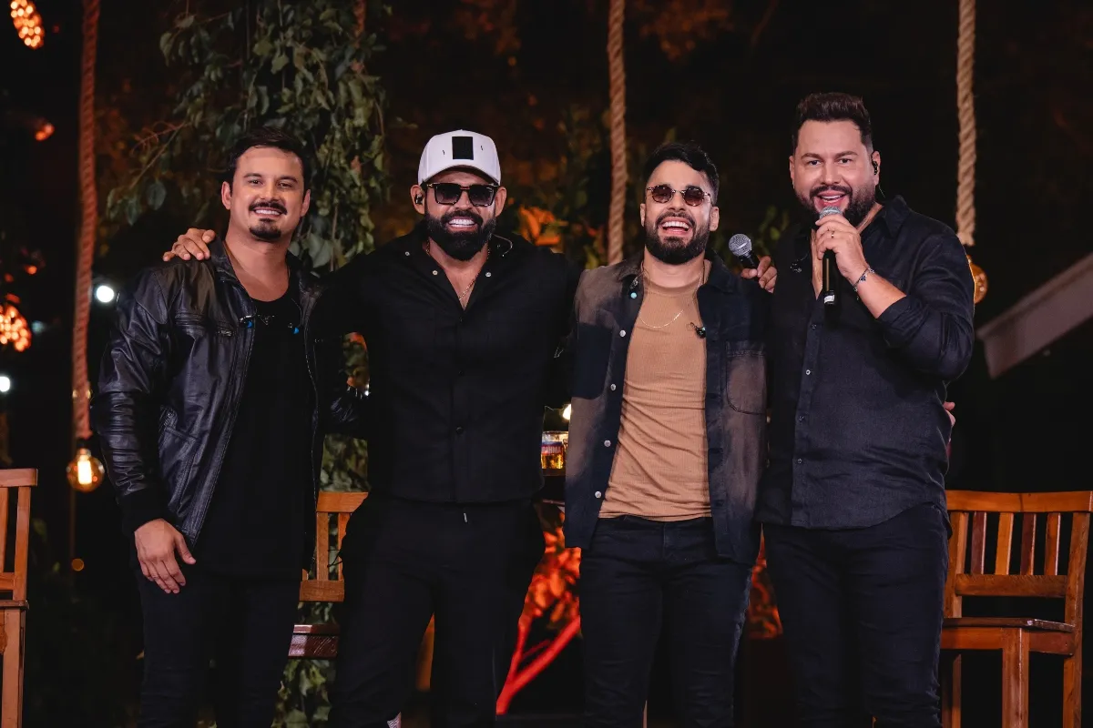 Imagem de Diego e Arnaldo, Clayton e Romário na Estação Plus