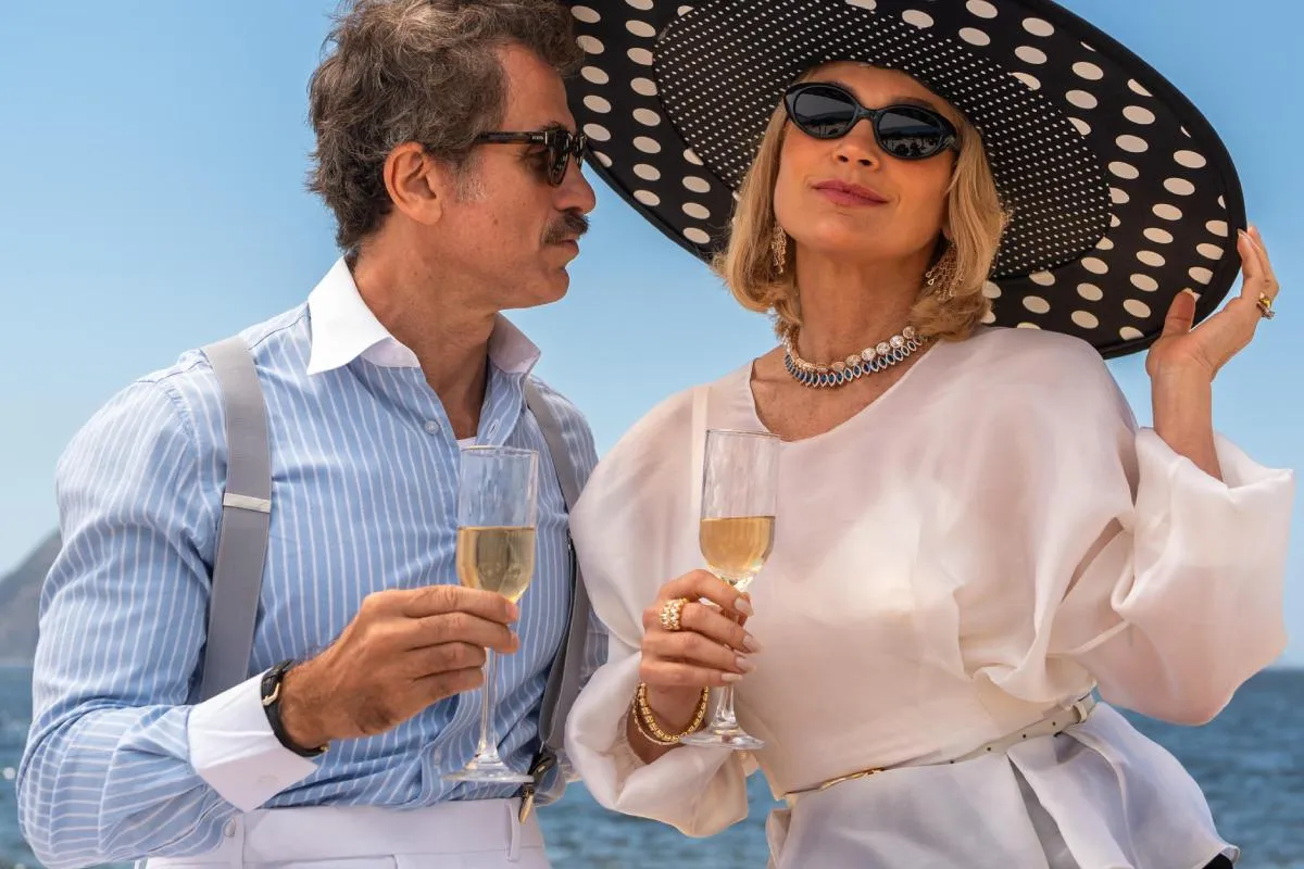 Imagem da equipe da Rádio Estação Plus, incluindo Erberto Leão, Sandra Flávia e Alessandra Leão.