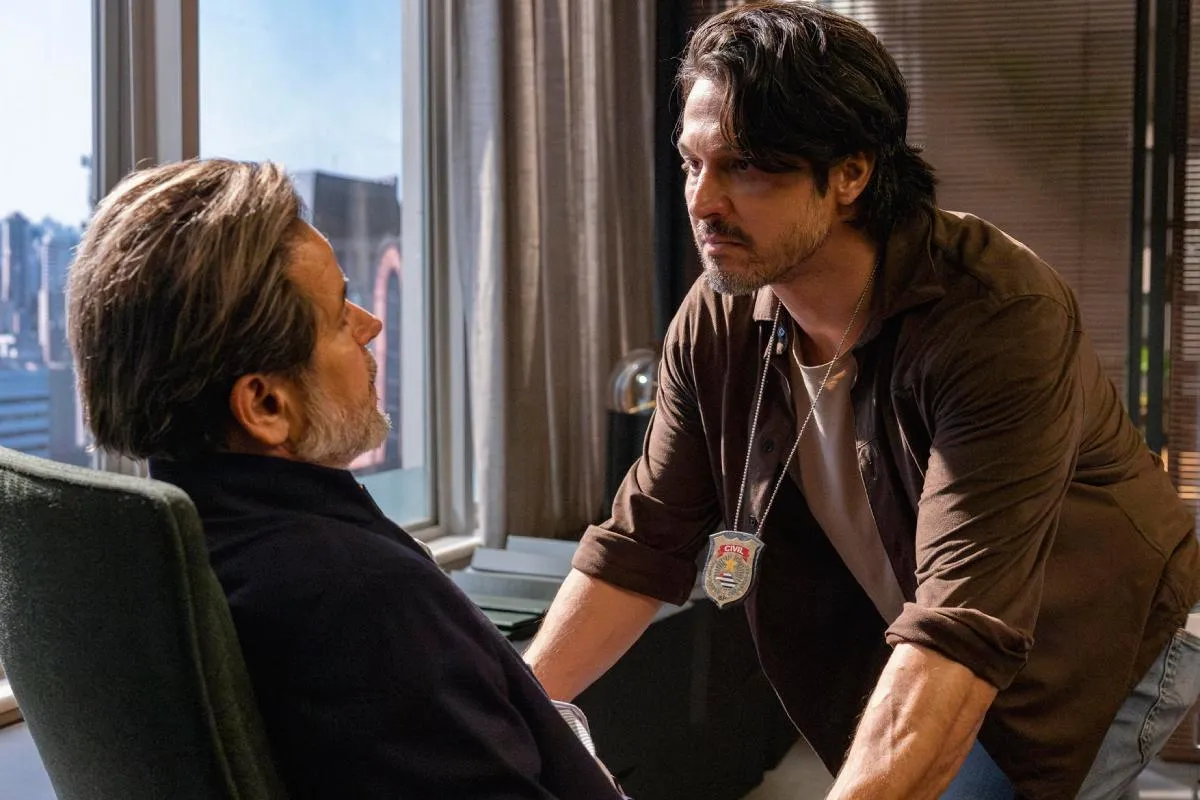 Imagem de rádio estação Plus com Paulinho Romulo e Murilo Benício