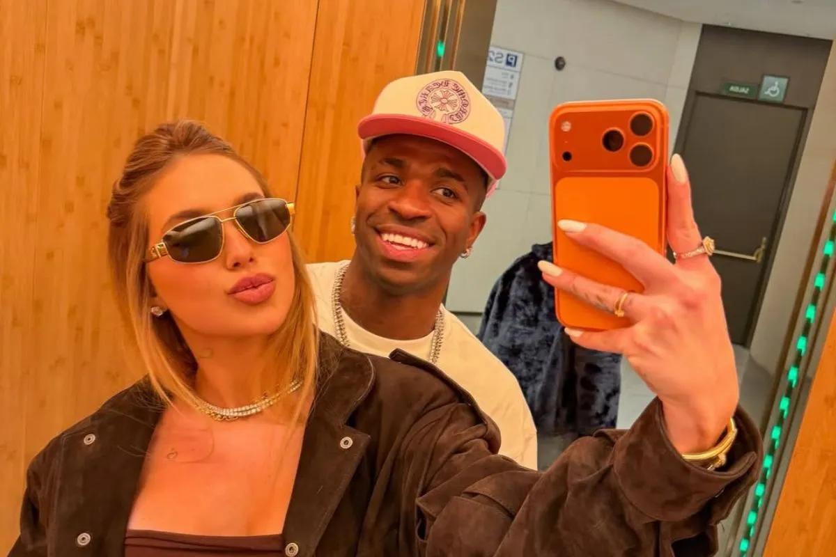 Imagem da apresentadora Virginia Fonseca e Vini Jr na Estação Plus