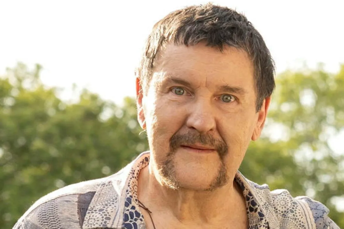 Imagem do apresentador Walmir Antonio Calloni no programa Coração Acelerado na Rádio Estação Plus