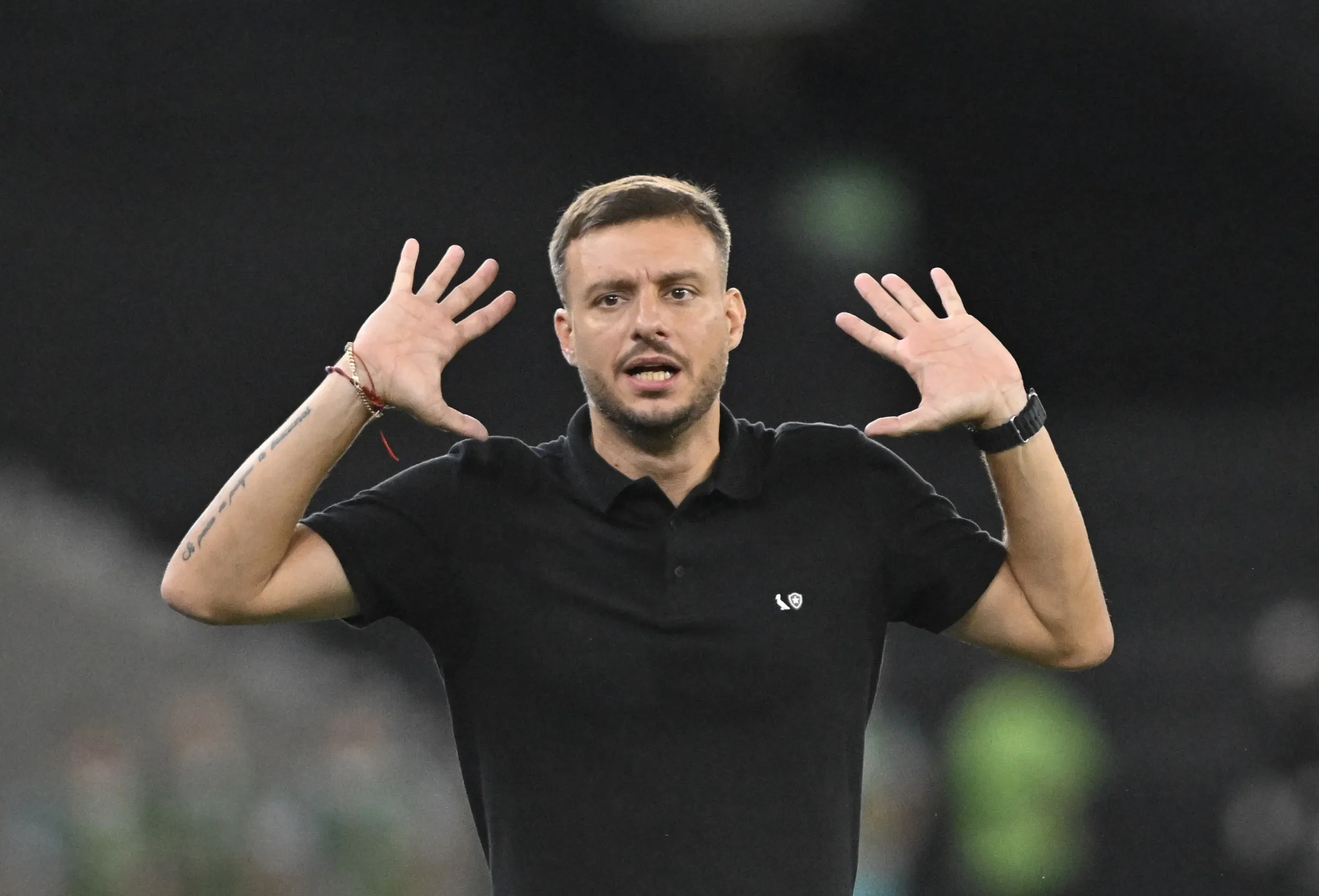 Imagem da Rádio Estação Plus em ação