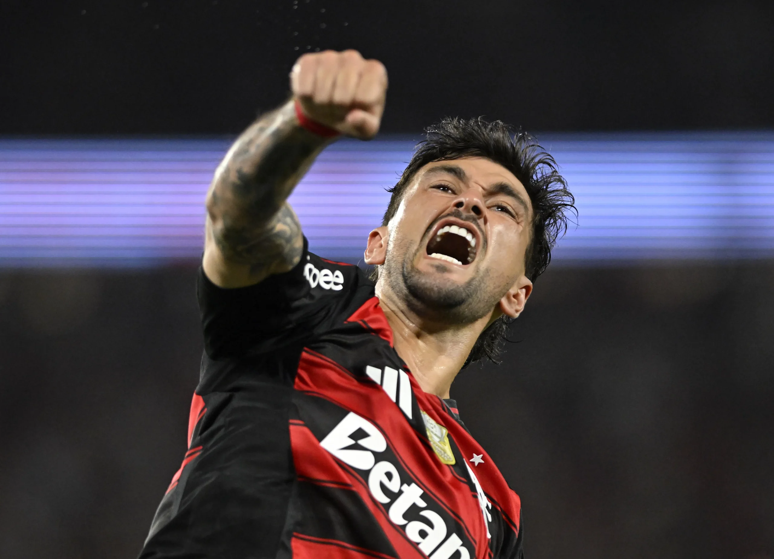 Rádio Estação Plus transmite música online de alta qualidade