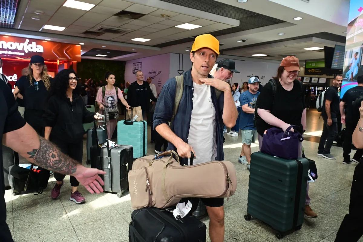 Rádio Estação Plus ao vivo no aeroporto