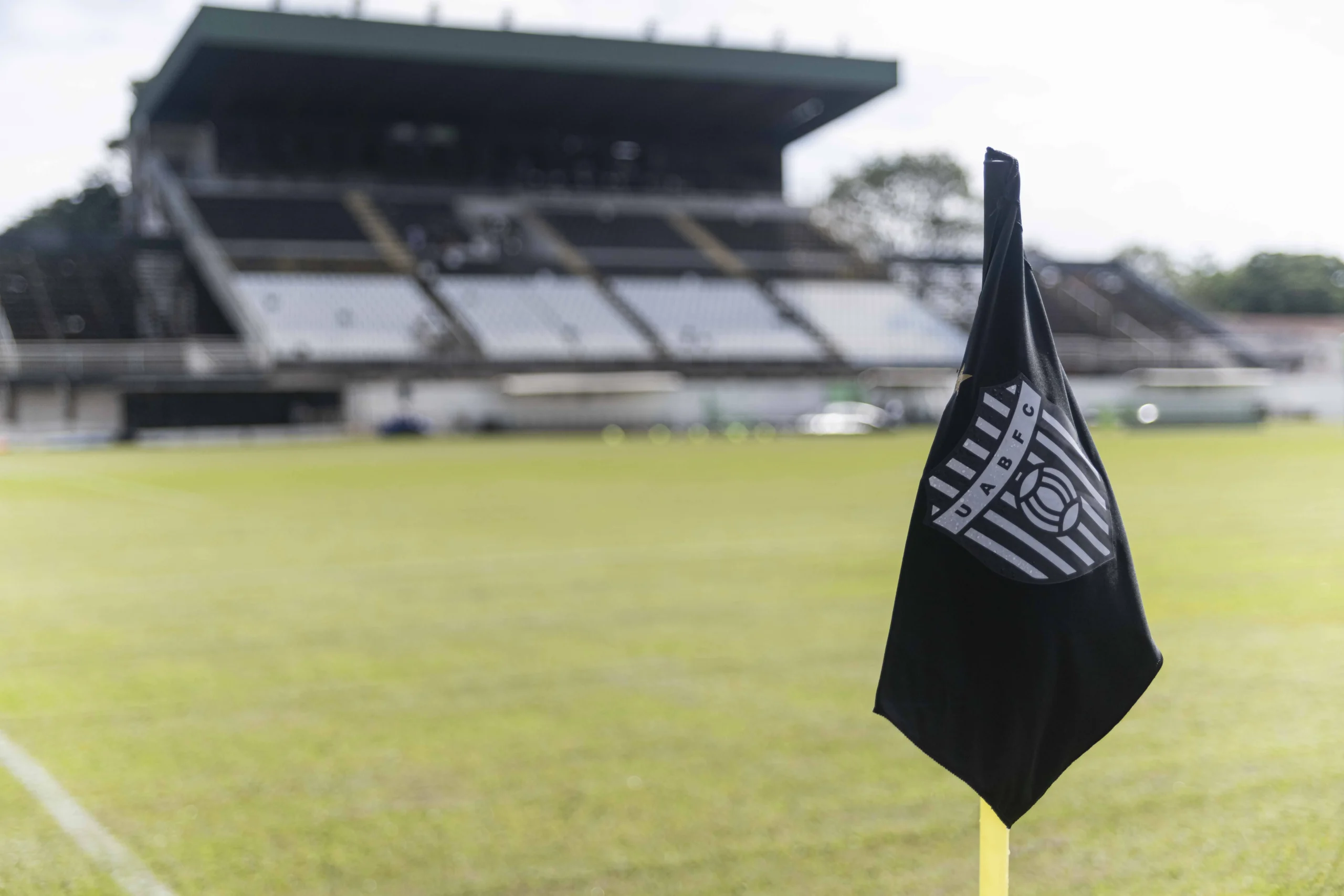 Imagem da Estação Rádio Plus, localizada em Barbarense, interior de São Paulo.