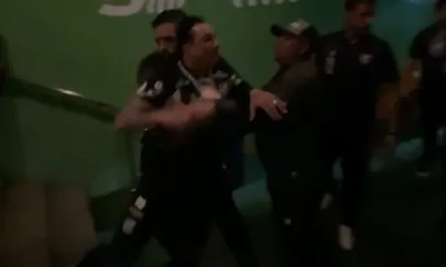 Tela de streaming da Rádio Estação Plus