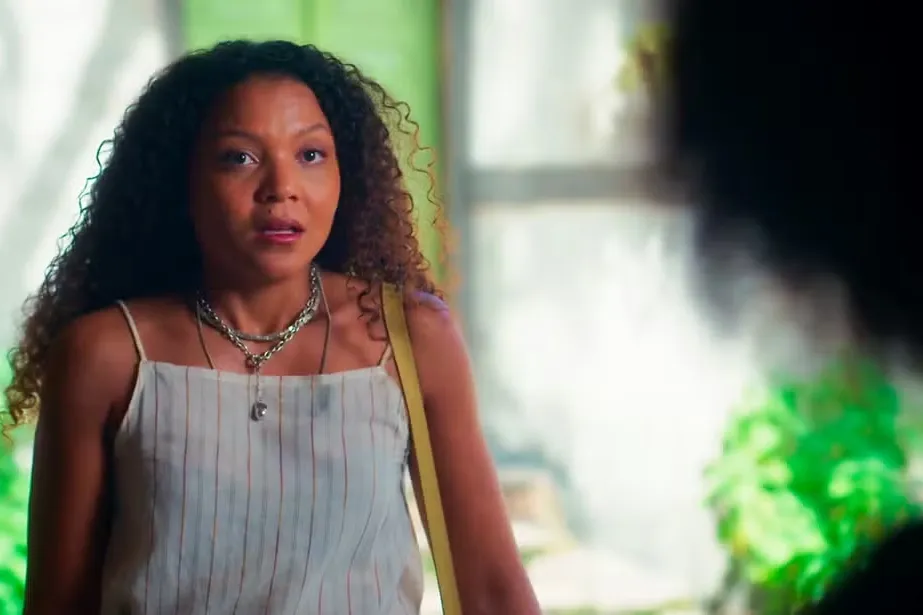 Imagem da Rádio Estação Plus com a música Coração Acelerado Laurinha