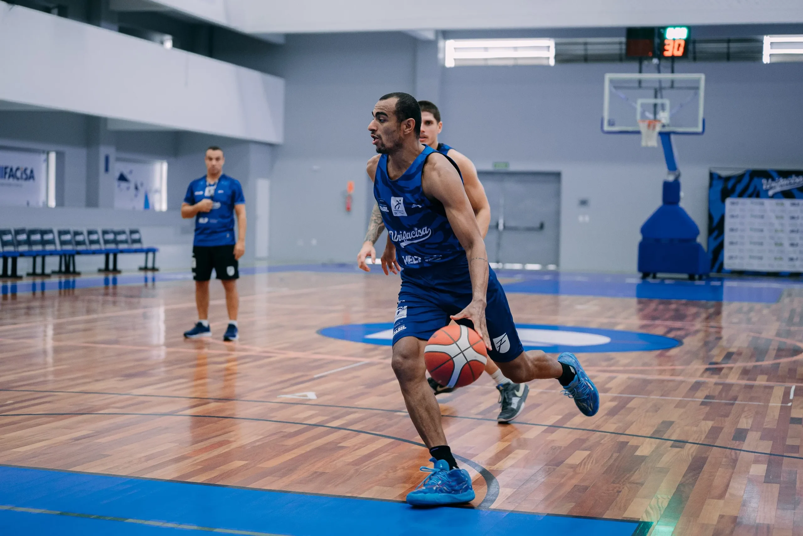 Imagem da rádio estação plus online