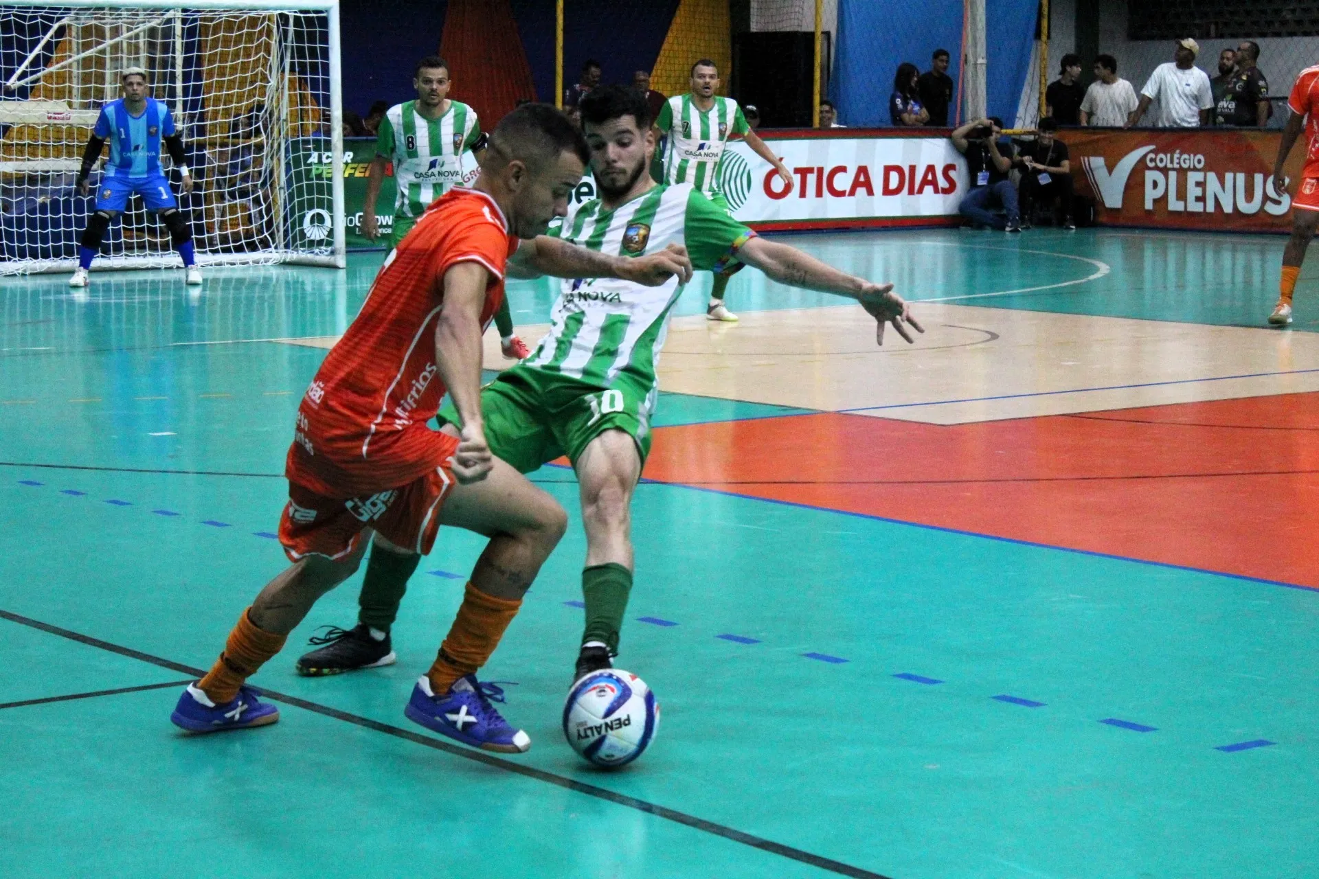 Estação de rádio Plus