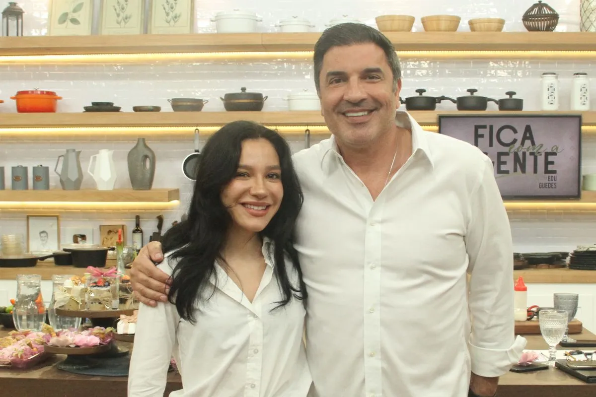 Priscilla Edu Guedes na rádio Estação Plus