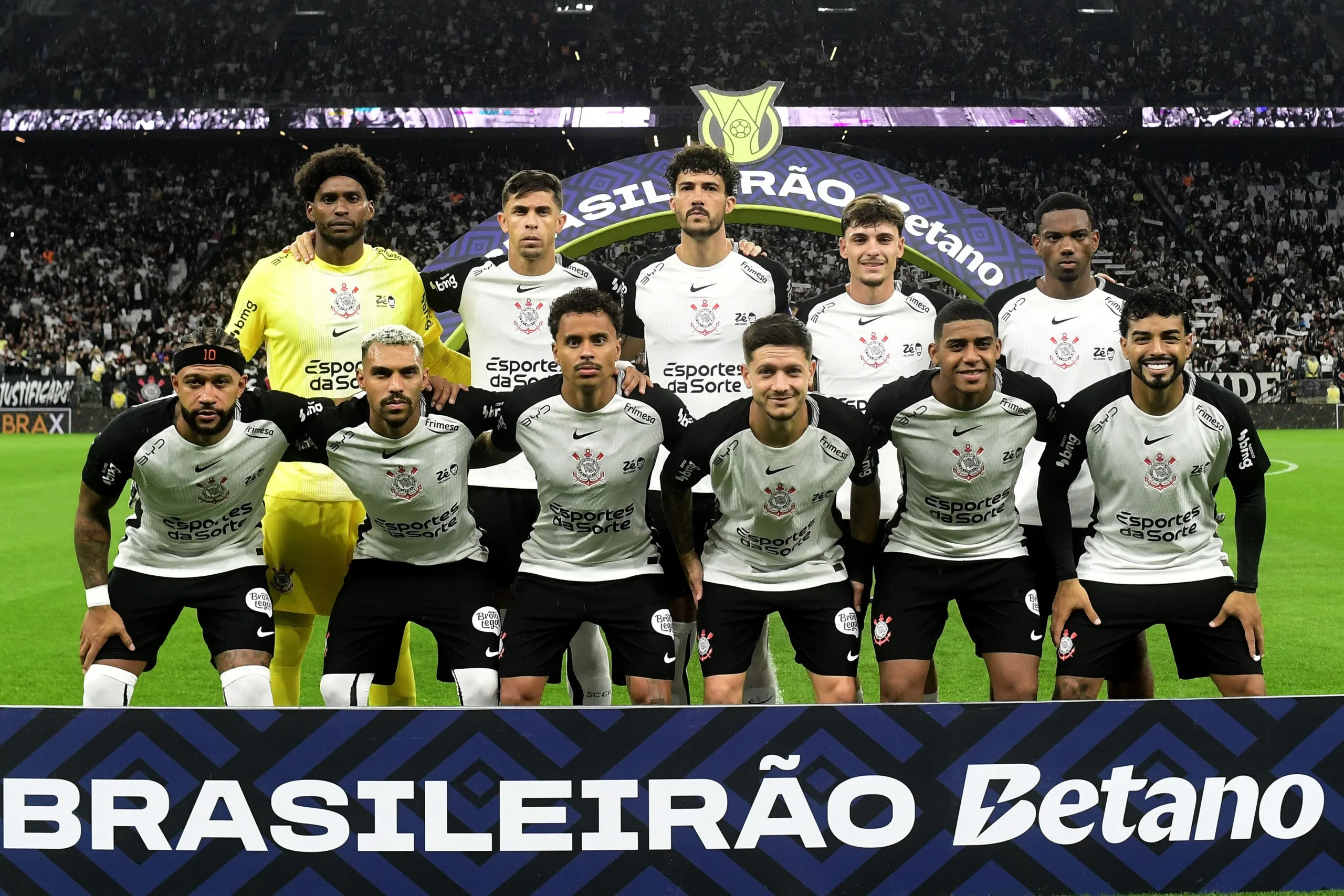 Imagem da rádio estação plus em streaming