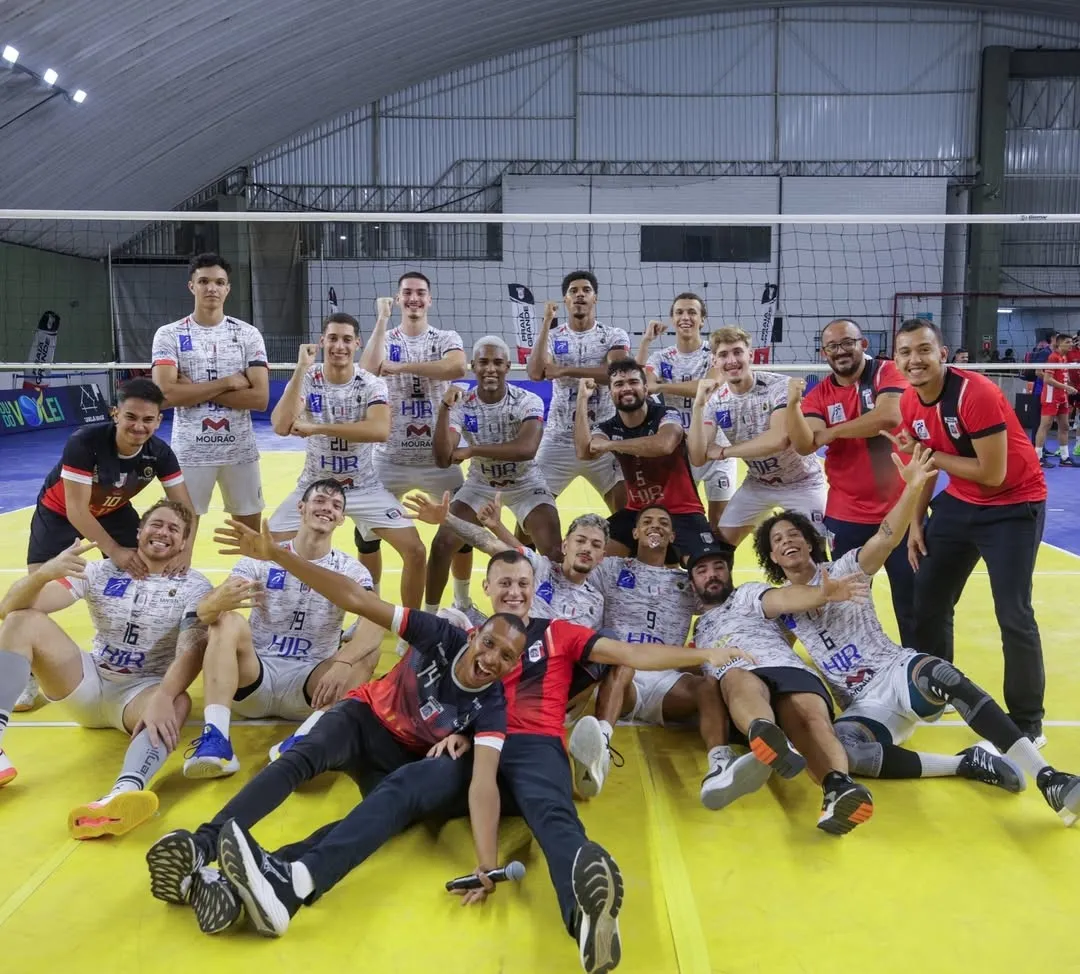 Rádio Estação Plus em transmissão ao vivo