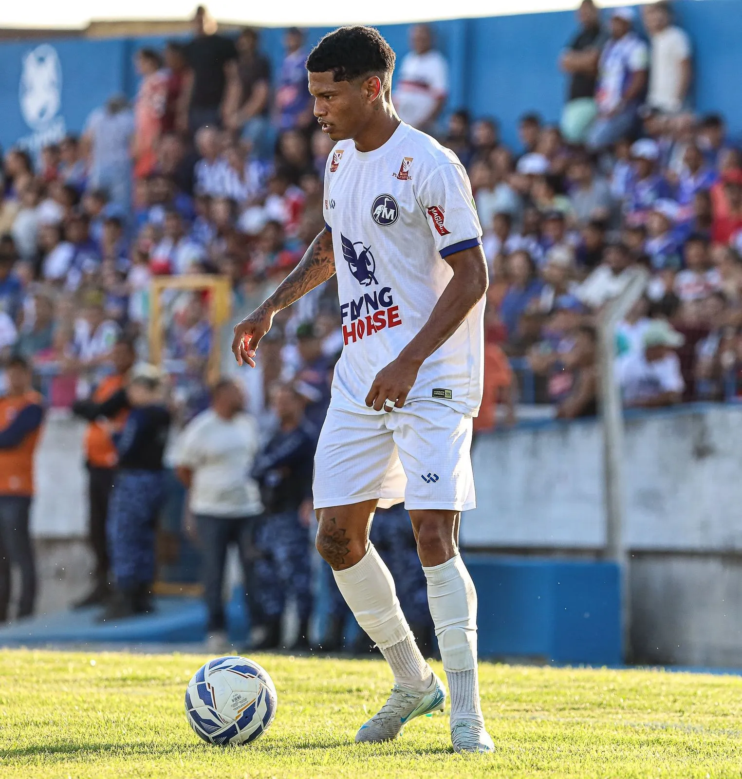 Escute as notícias e programas de rádio da Rádio Estação Plus online