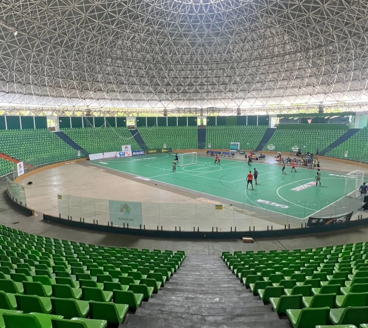Imagem da Estação de Rádio Plus