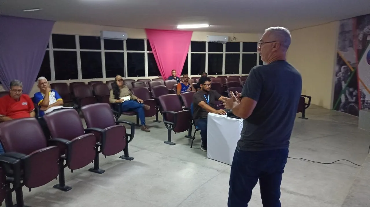 Página de início da Rádio Estação Plus