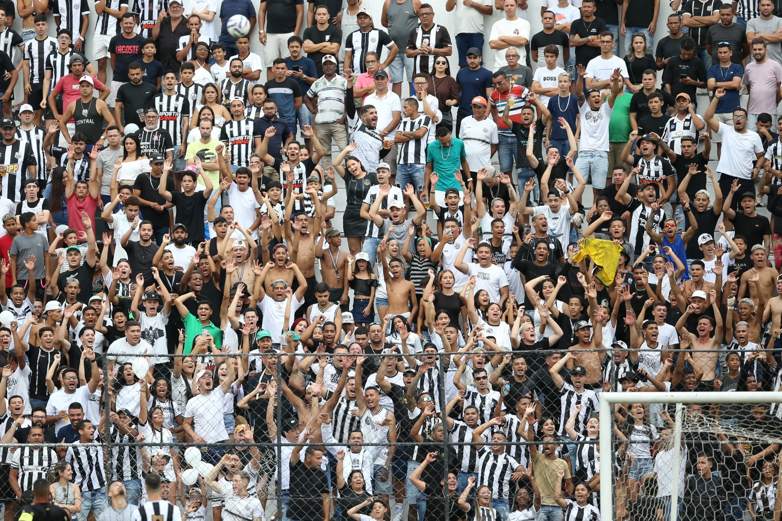 Rádio Estação Plus online, música e notícias 24 horas