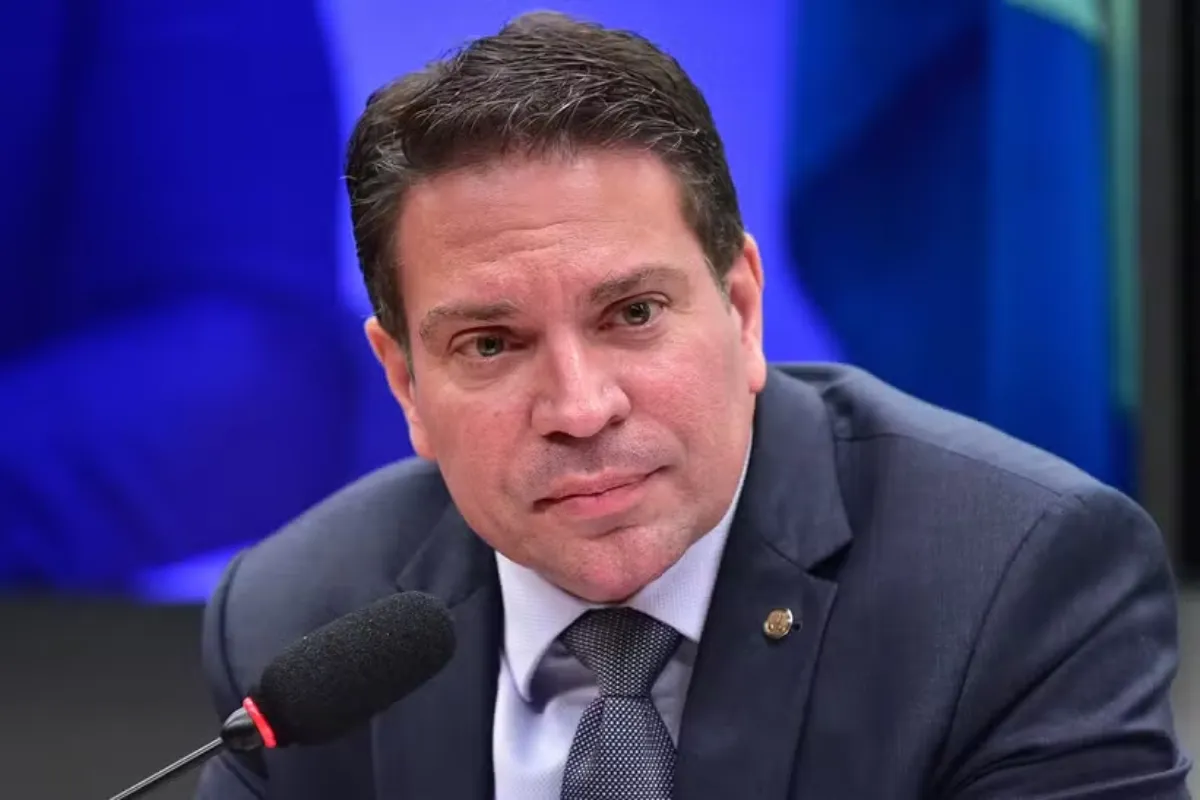 Rádio Estação Plus em direto com Alexandre Ramagem