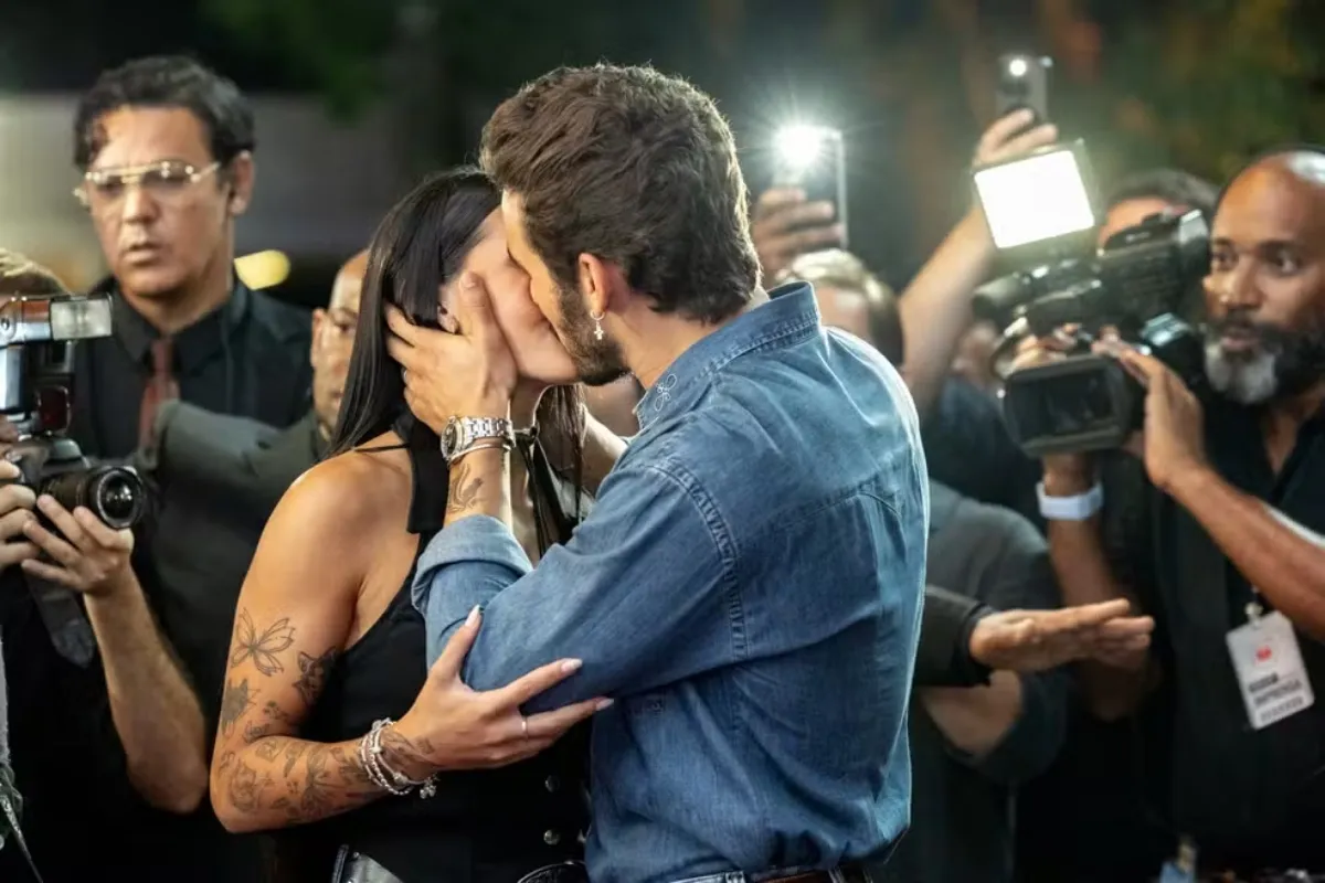 Rádio Estação Plus transmite Ana Castela com Selinho e João Raul no programa Coração Acelerado