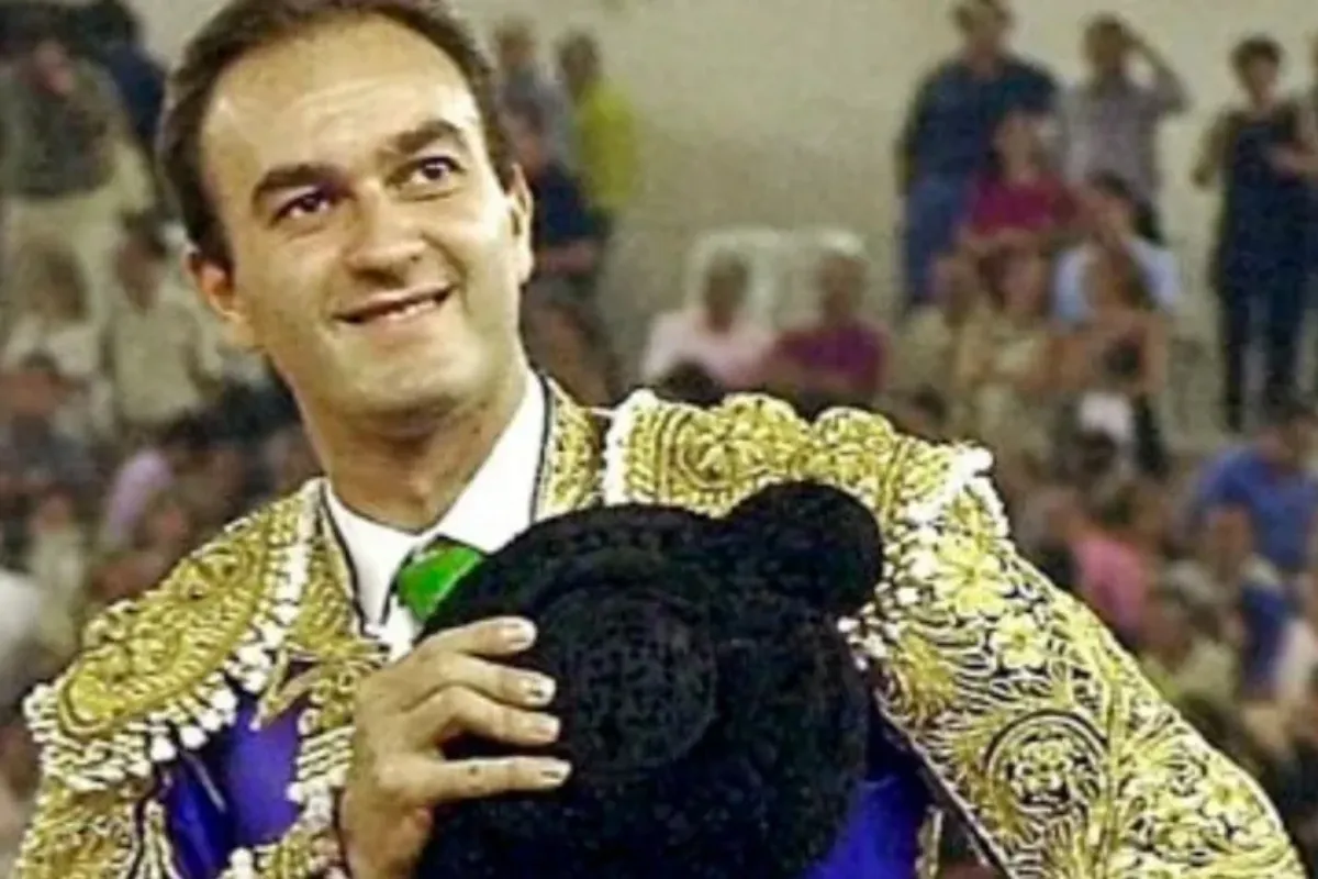 Imagem da Rádio Estação Plus com o ex-toureiro Ricardo Ortiz