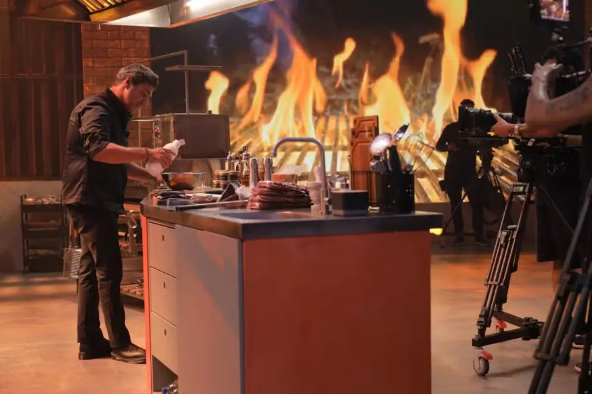 Imagem da estação de rádio Rádio Estação Plus com Felipe Bronze