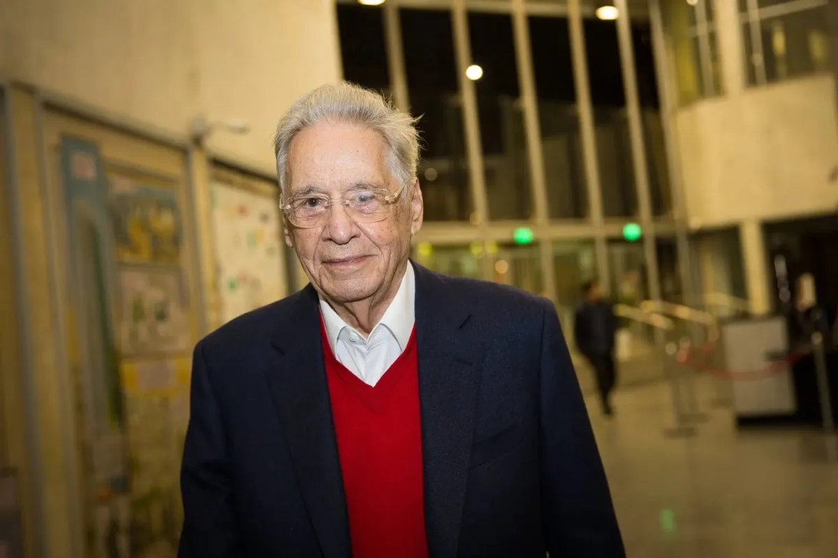 Rádio Estação Plus em tempo real, notícias e música