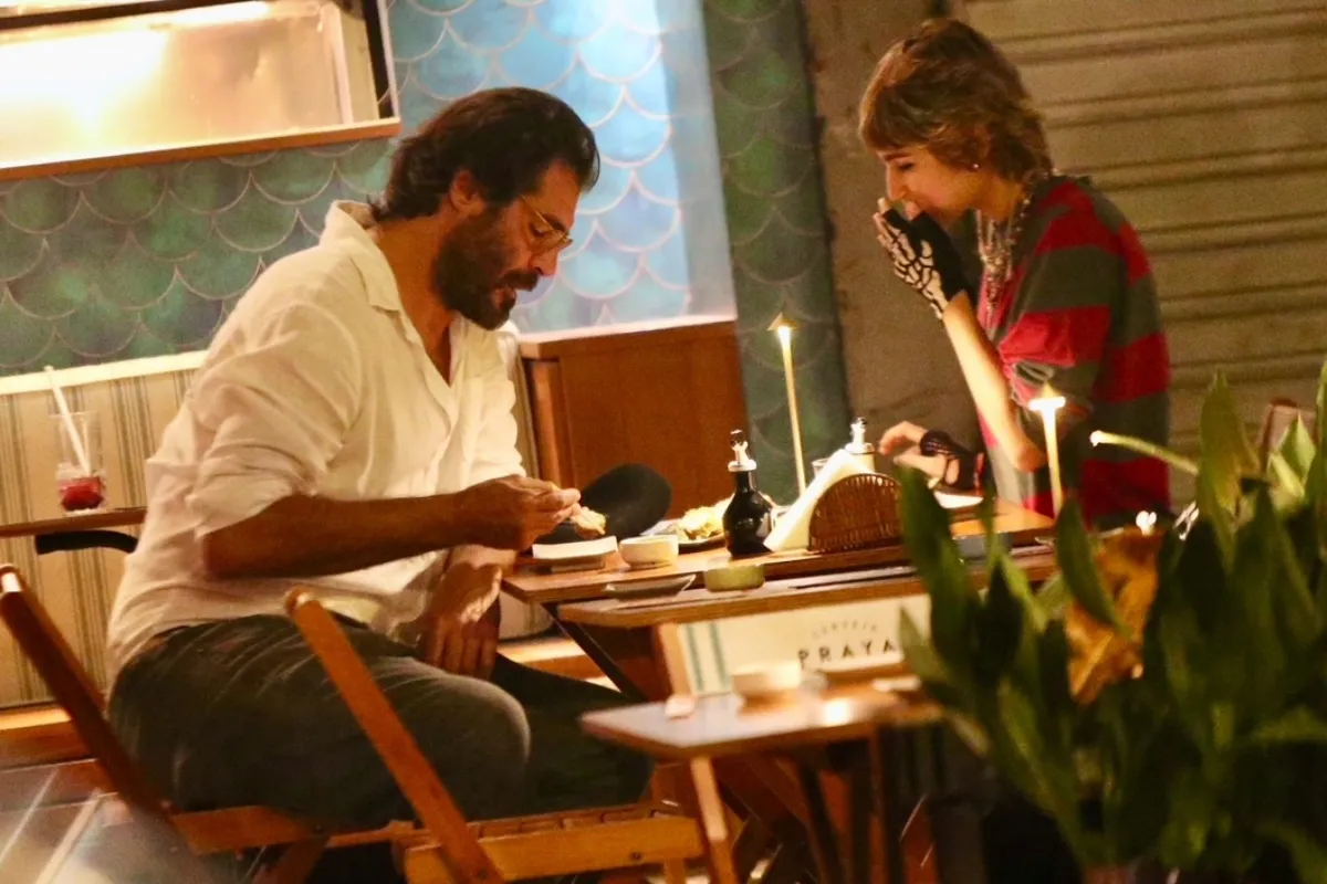 Imagem da Rádio Estação Plus com Thiago Lacerda e filha