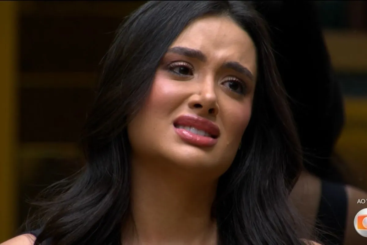 Imagem da Rádio Estação Plus com a apresentadora Jordana BBB 6