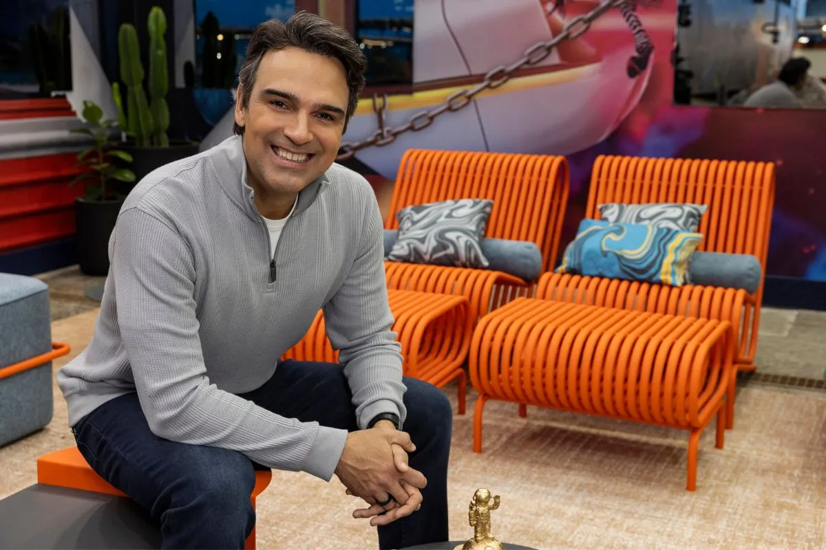 Imagem da Rádio Estação Plus com Tadeu Schmidt