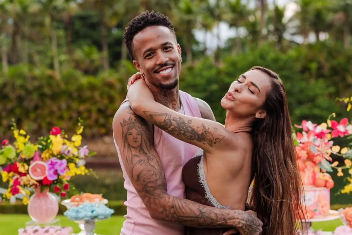 Imagem de Tainá Militão e Eder Militão em uma rádio