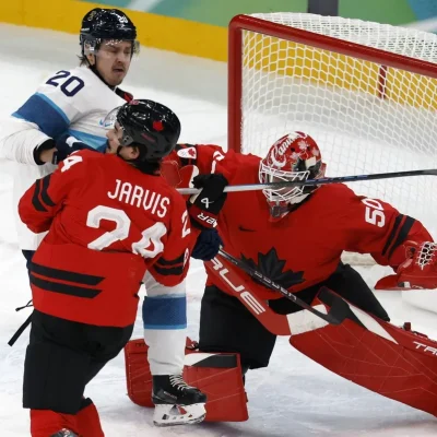 Imagem de um estádio de hóquei no gelo durante as Olimpíadas de Inverno
