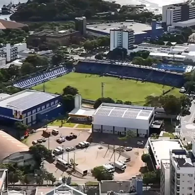 Rádio Estação Plus transmite ao vivo a partida de futebol da 26ª rodada da Série A 2026 entre Vitória e Porto