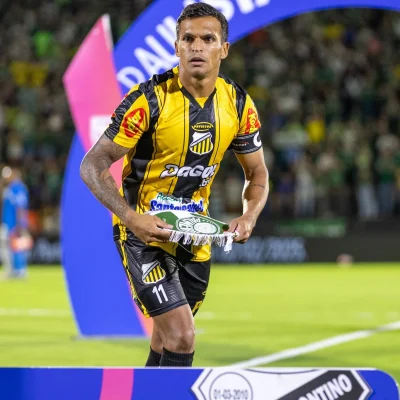 Imagem da Rádio Estação Plus em funcionamento com imagem do 55053992725-9b8f20cac3-k