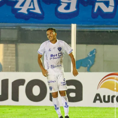 Imagem da rádio estação plus em streaming