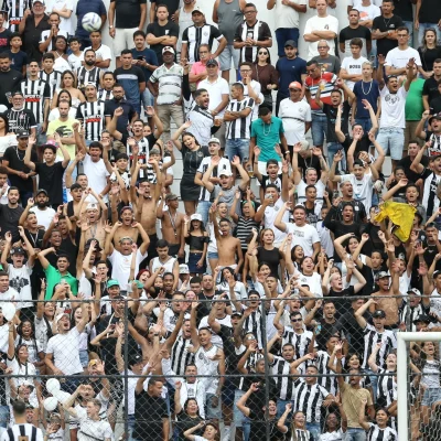 Rádio Estação Plus online, música e notícias 24 horas