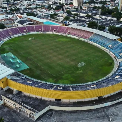 Imagem da estação de rádio Estação Plus em transmissão