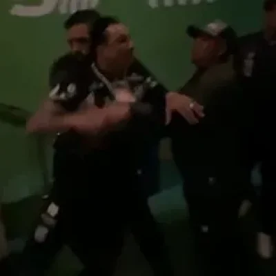 Tela de streaming da Rádio Estação Plus