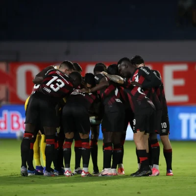 Imagem da Estação de Rádio Plus em tempo real com transmissão em direto