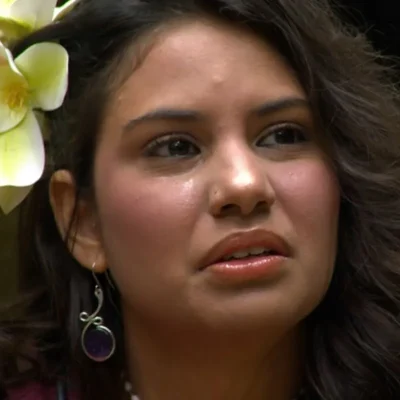 Imagem da apresentadora Gabriela BBB-1 na estação de rádio Estação Plus