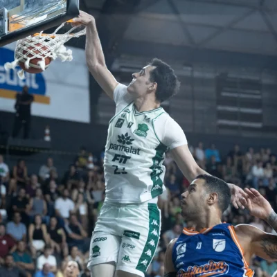 Imagem da Estação de Rádio Plus em ação