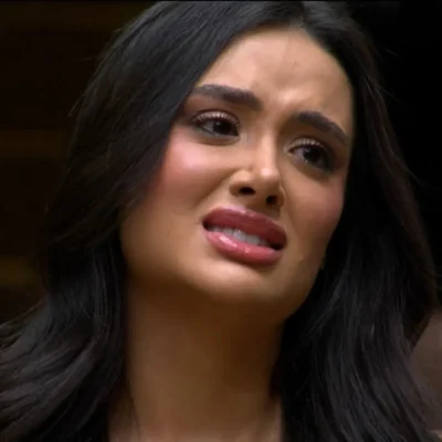 Imagem da Rádio Estação Plus com a apresentadora Jordana BBB 6