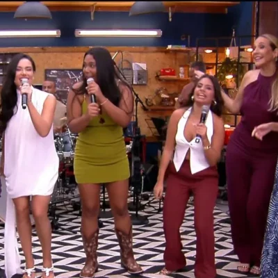 Imagem da apresentadora Samira Jordana e outras convidadas na Rádio Estação Plus