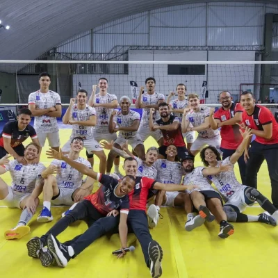 Rádio Estação Plus em transmissão ao vivo