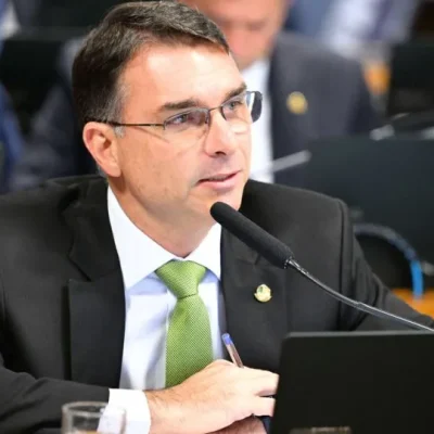 Imagem de Senador Flávio Bolsonaro no TJDFT